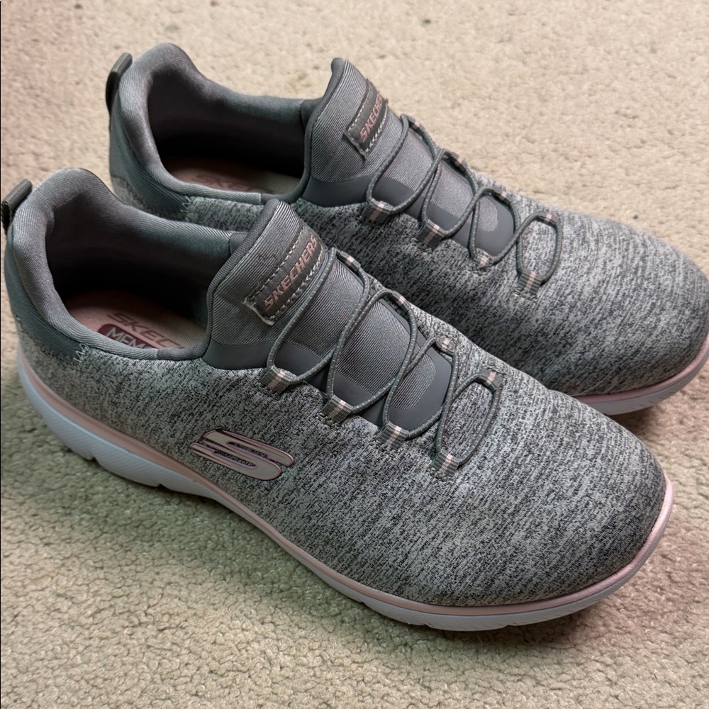 Women’s Skechers Memory Foam Gray and Pink Casual Sneakers Size 8W